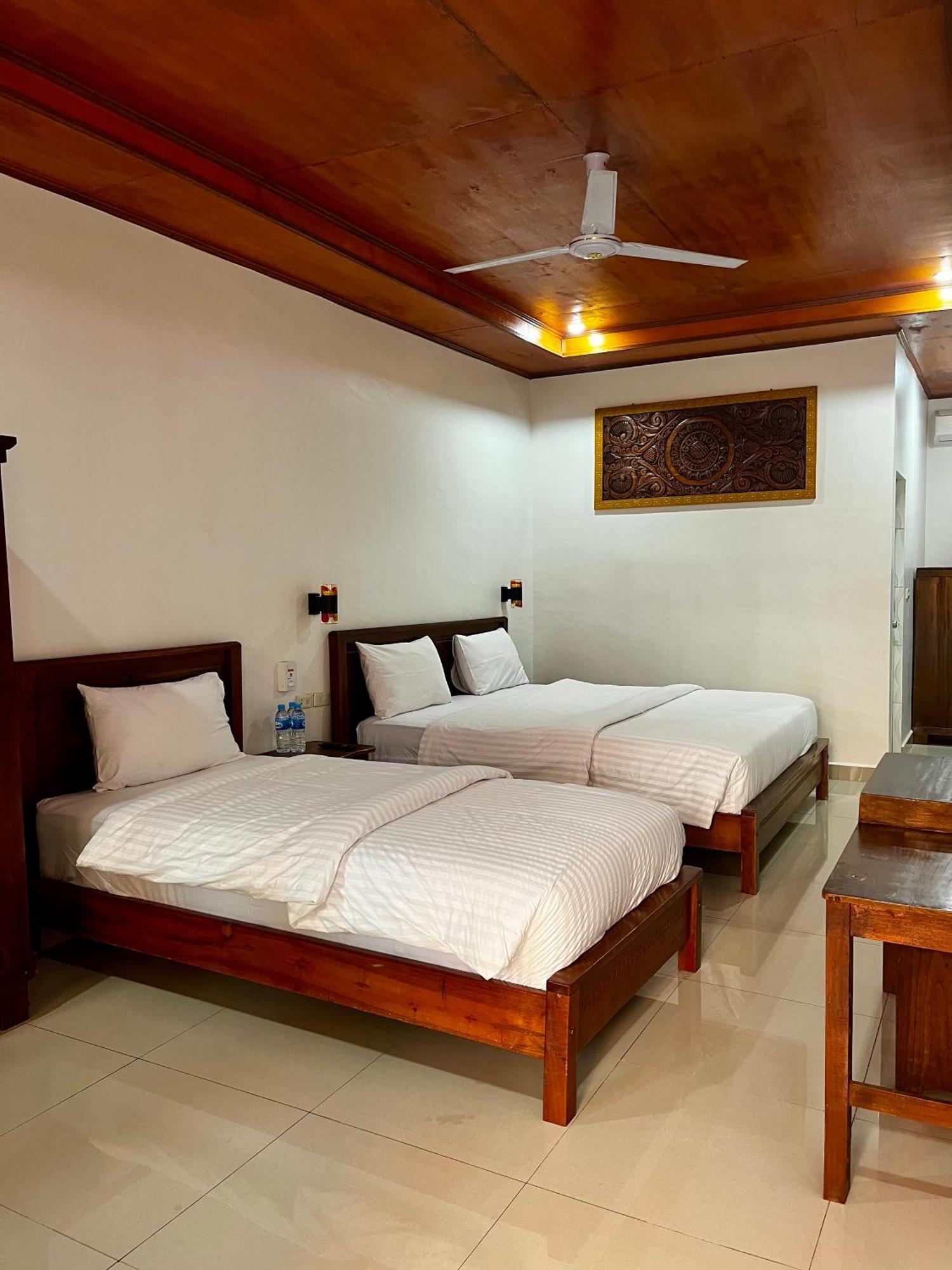 Gokhon Guest House Tuk Tuk Exterior photo